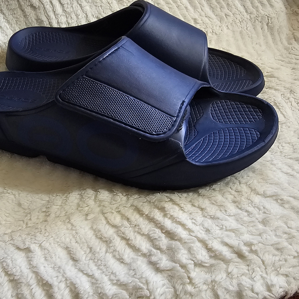 Oofas Navy Blue Unisex Slides (M8/W10) Brand New